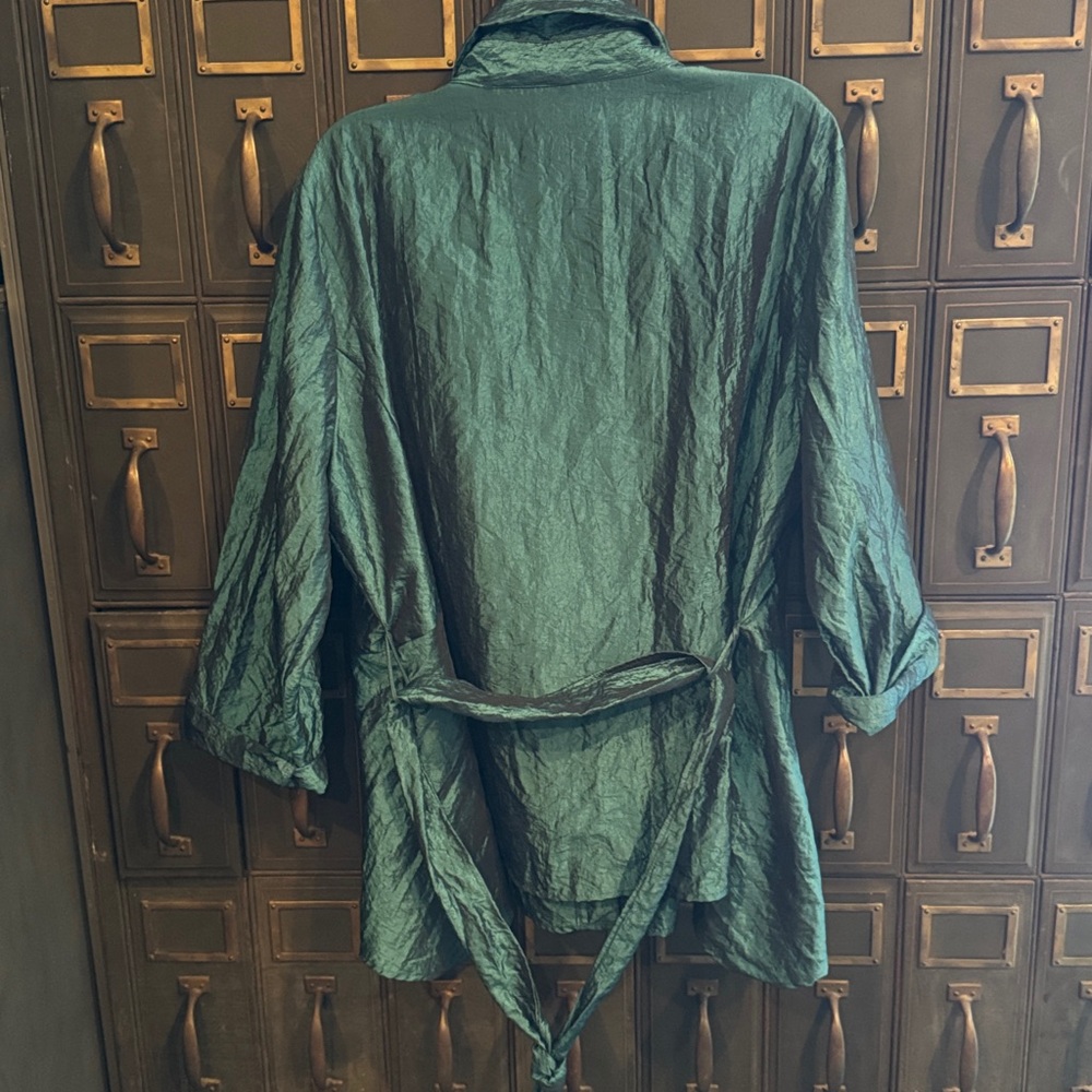CARIBE Crushed Satin Top - Picture 5 of 6
